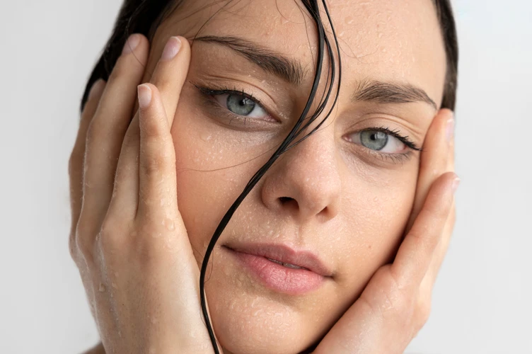 Image of portrait-woman-with-hydrated-skin.jpg